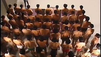 Intenzivna Japonska Orgija Z Več Spermami In Akcijo Oralnega Seksa