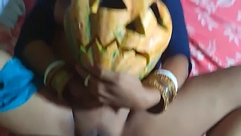 Contre Son Gré, La Spéciale D'Halloween Met En Vedette Une Ex-Petite Amie Qui Se Fait Baiser Brutalement